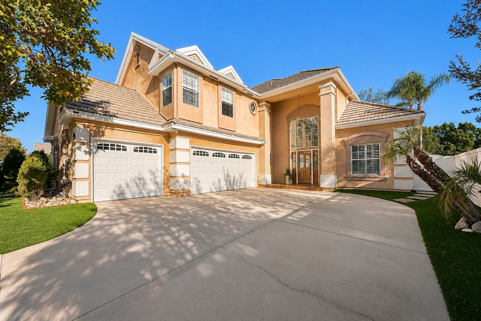 Furnished 4BR + Office | Putting Green Yard photo 3