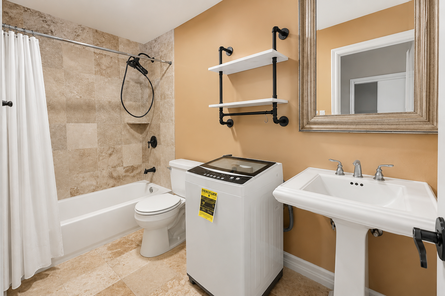 Spacious 800 Sq Ft Private Suite + Washer photo 3