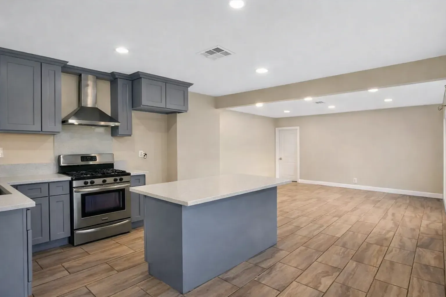 5522 Silver Drive Unit 1, Santa Ana, CA 92703 photo 3